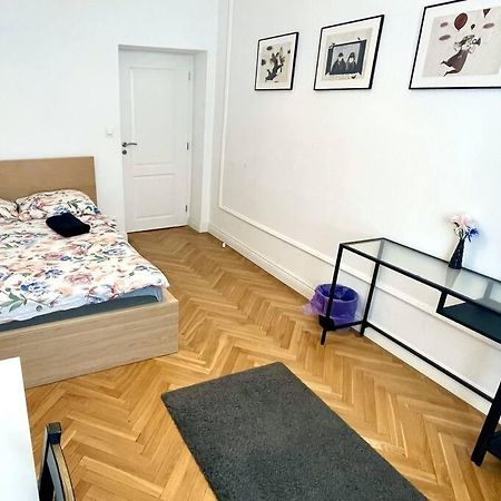 Fantastic Waw - Kp69 Room D Varsóvia Exterior foto